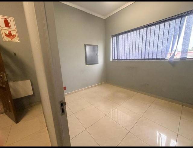 BUSINESS PROPERTY TO RENT IN LAUDIUM